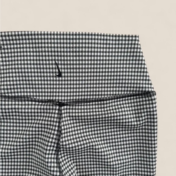 Nike Black and White Gingham Leggings - Picture 5 of 7